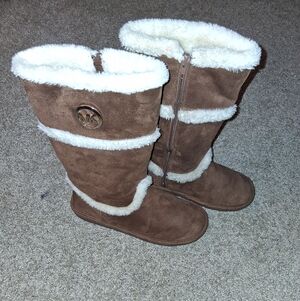 Michael Kors Girls Size 4 Tan Suede Boots with Cream Fur